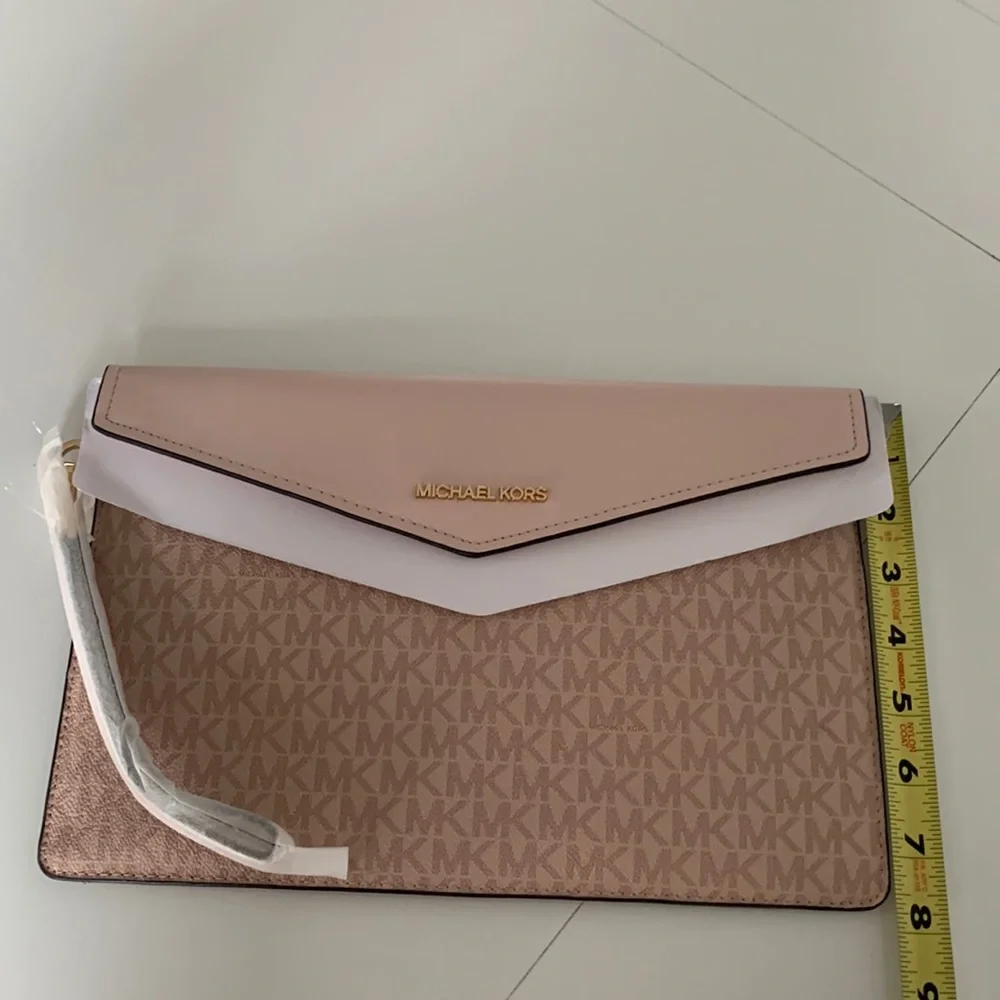 Michael Kors Clutch: Pale Pink - Picture 3 of 5